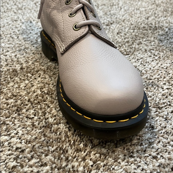 Dr. Martens 1460 Pascal Virginia Lace up vintage taupe Combat Boots - Picture 7 of 9